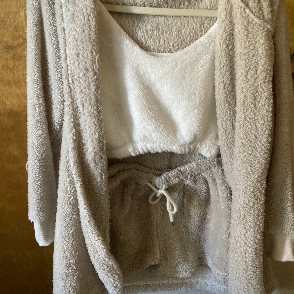 Nice soft comfy 3 piece set